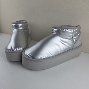 Steve Madden SONIKK Silver Boots Booties Fluffy Metallic Women's Size L (9/10)